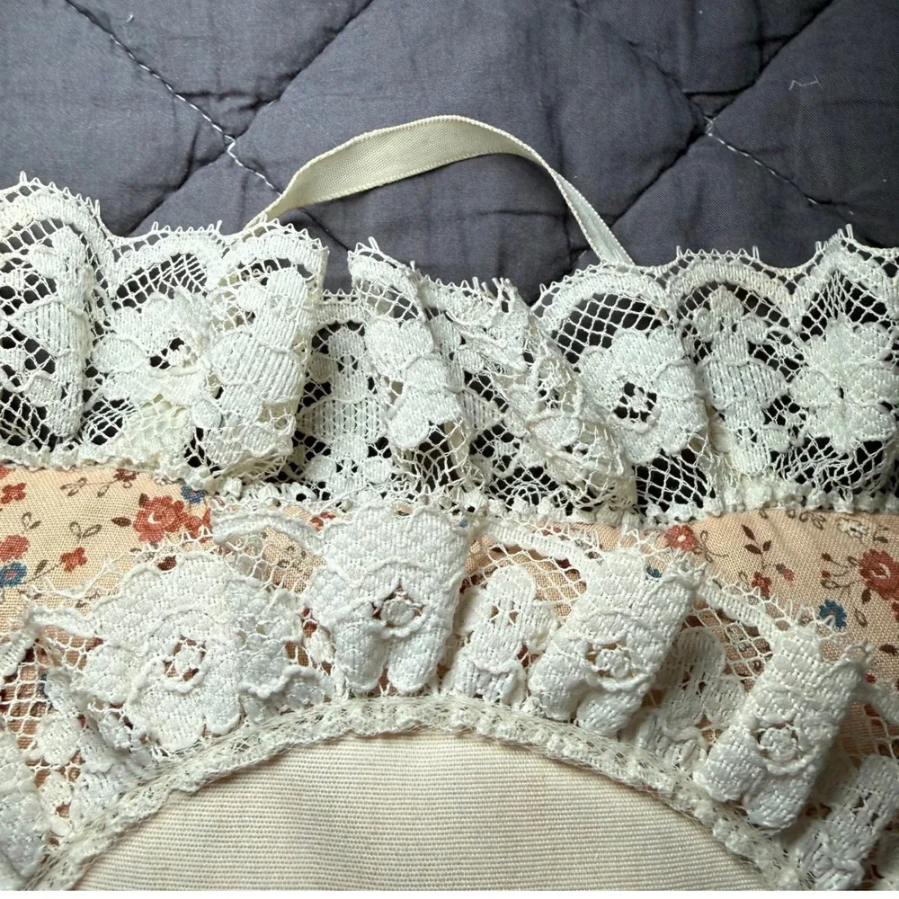 Vintage‎ 1983 Lace Trim Grandma Quote Pillow Cottagecore Wall Decor Shabby Chic